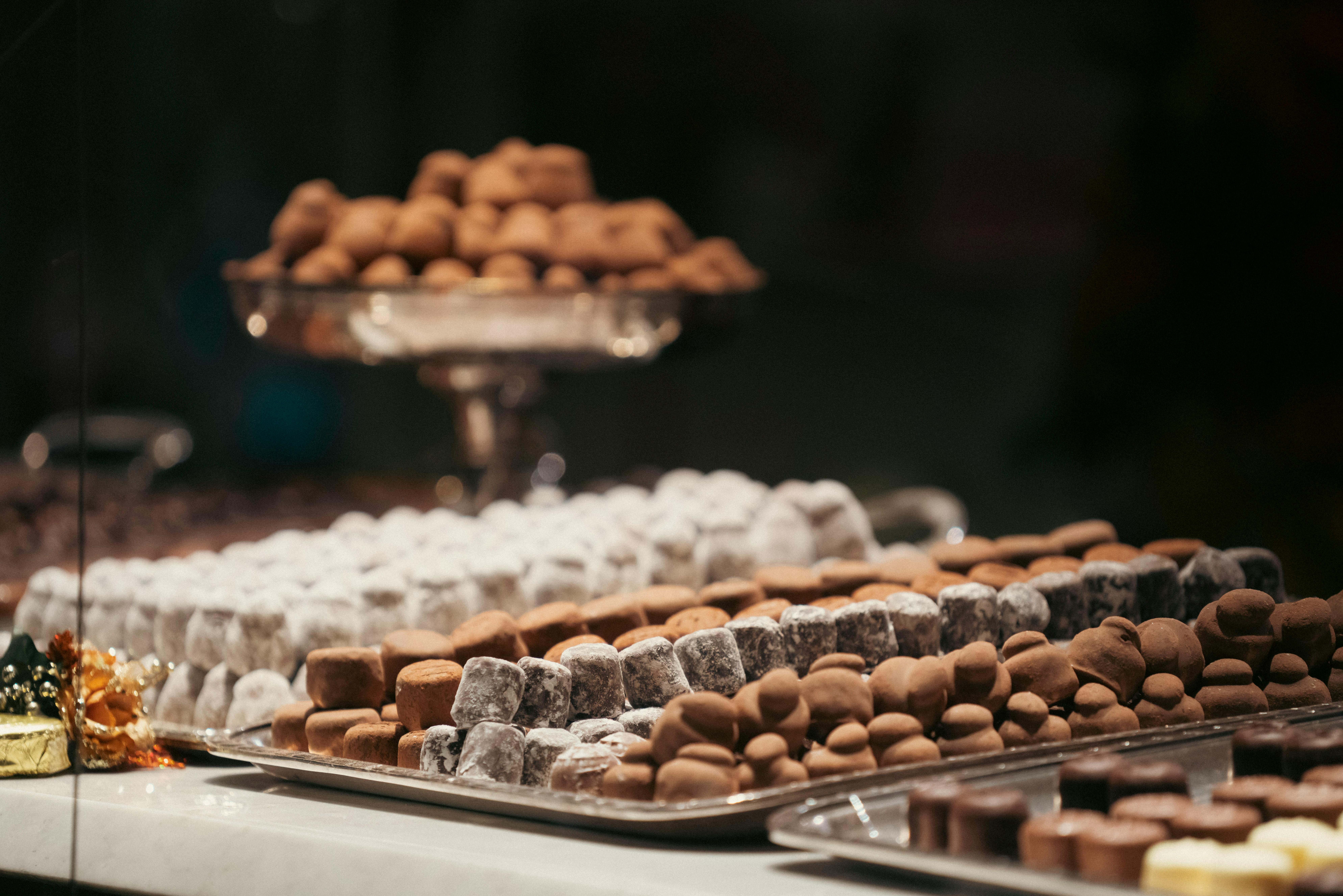 Chocolatier utilisant une solution de vente et de caisse en boutique